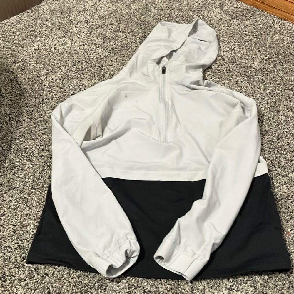 Wind breaker
